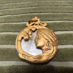 Turn of the Century,  Gold Pendant- Art Nouveau